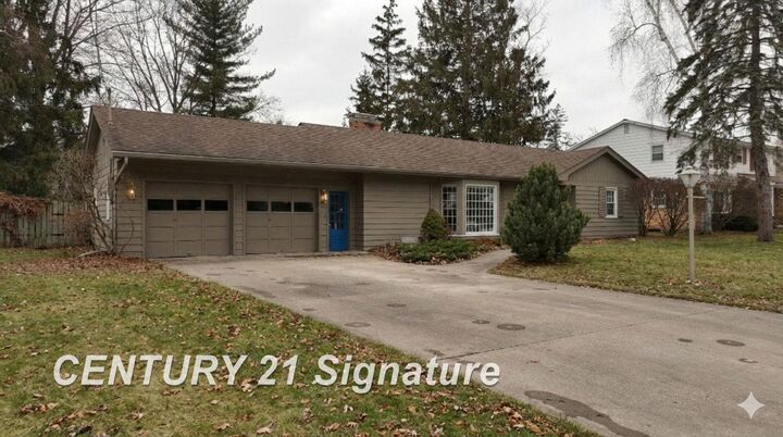 Property Photo:  8 Iota Place  MI 48638 