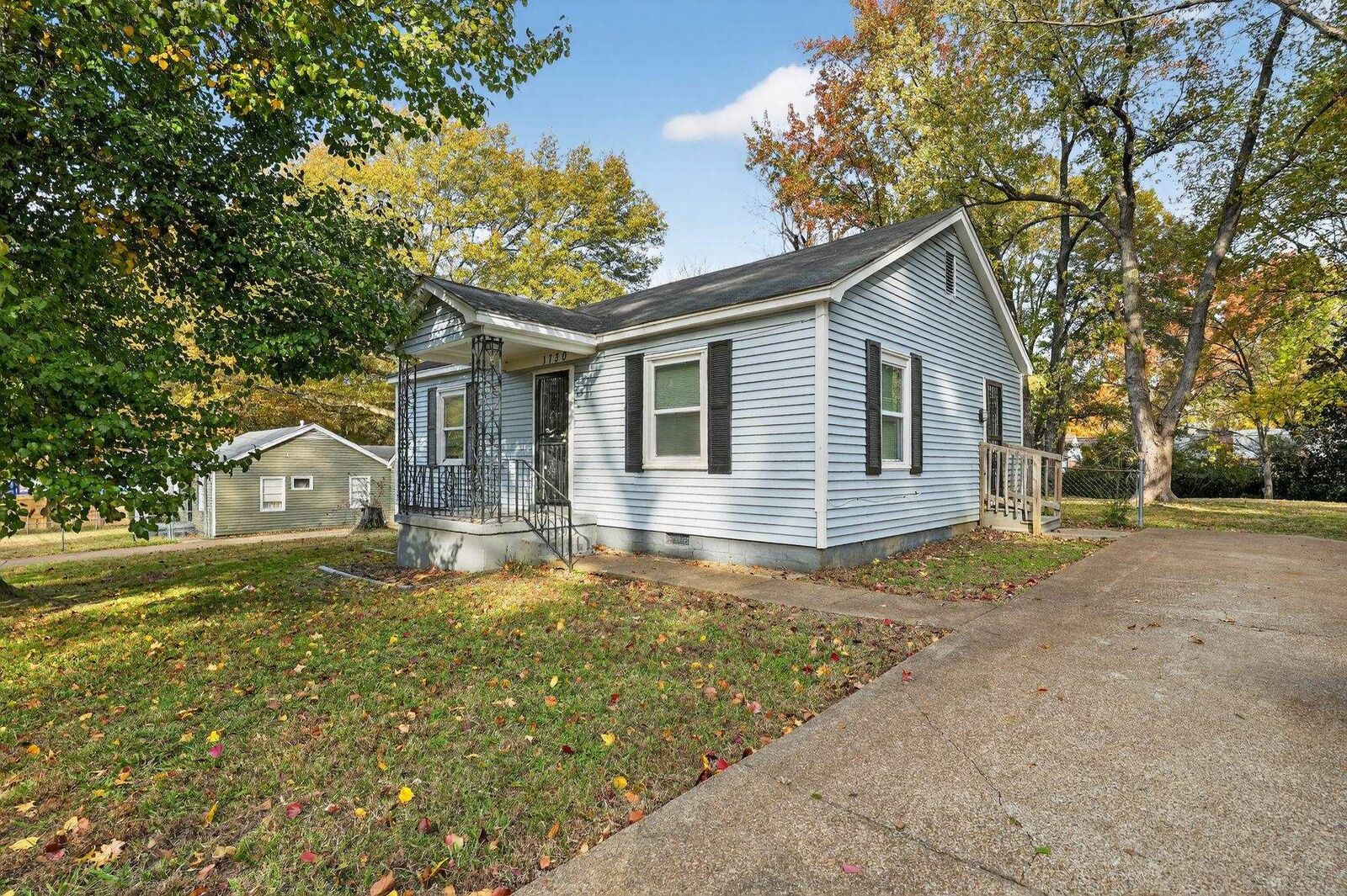 Property Photo:  1730 S Sutton Dr  TN 38127 