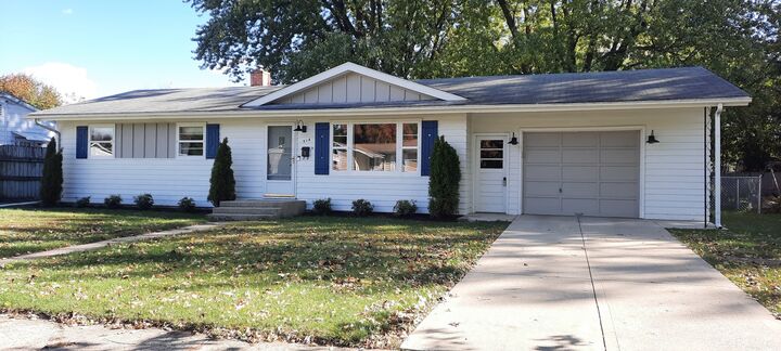 Property Photo: 514 Garden Drive IL 61008
