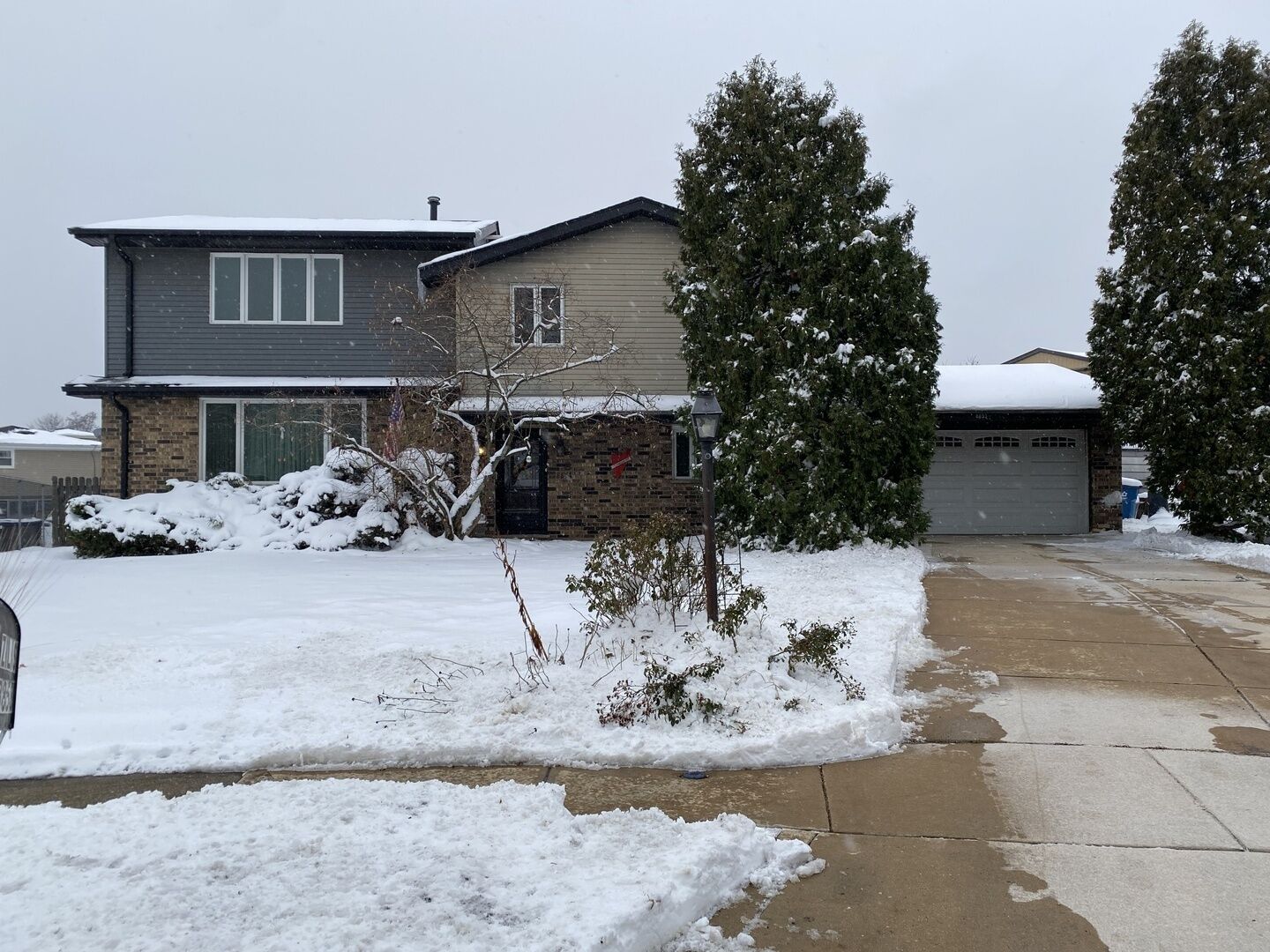 Property Photo: 8853 W 97th Place IL 60465