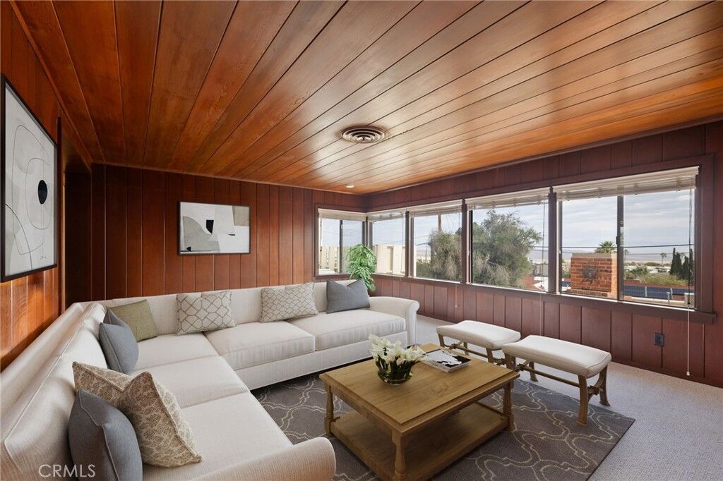 Property Photo:  526 Washington  CA 93268 