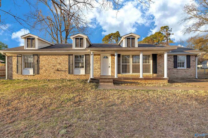 Property Photo:  3910 Shamrock Drive NW  AL 35810 