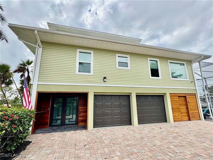 Property Photo:  3858 Riviera Circle  FL 34134 