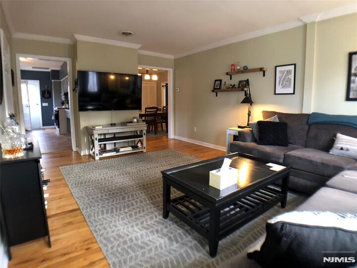 Property Photo:  34-1 Cross Avenue 1  NJ 07432 