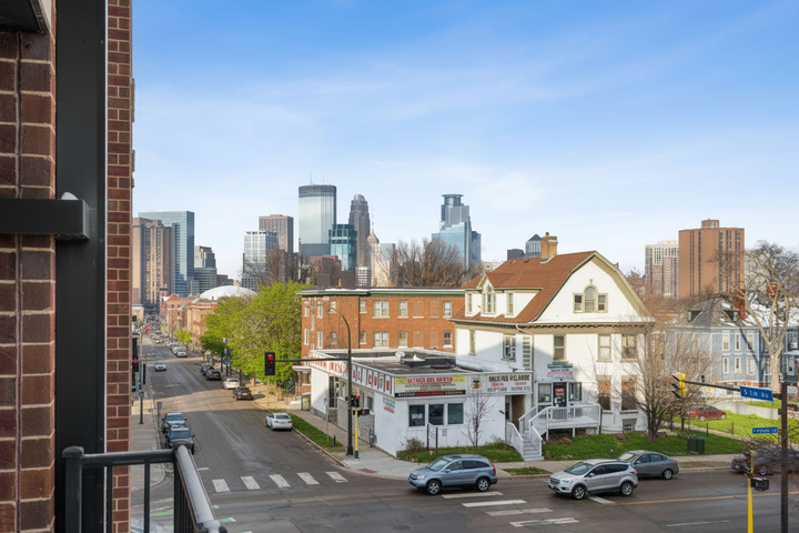 Property Photo:  15 E Franklin Avenue 330  MN 55404 