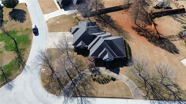 Property Photo: 2721 S Laurel Crossing Circle AR 72758