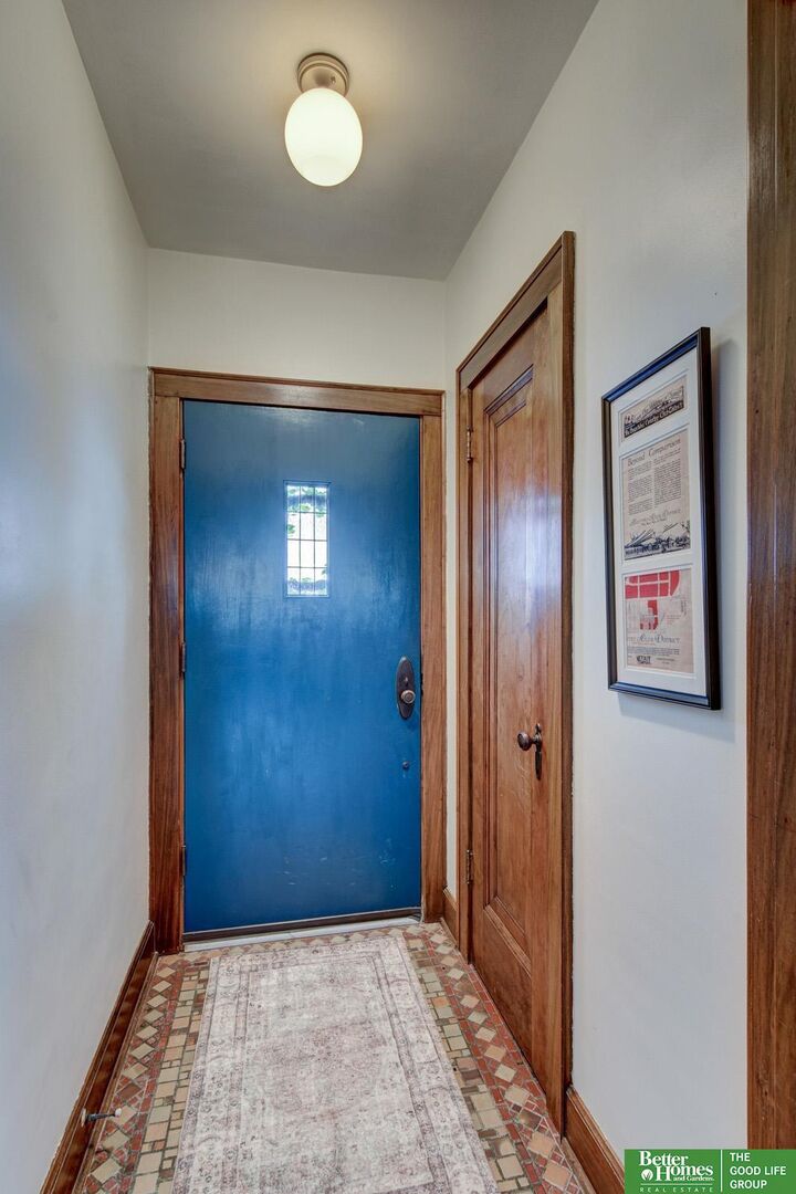 Property Photo:  2611 N 51 Avenue  NE 68104 