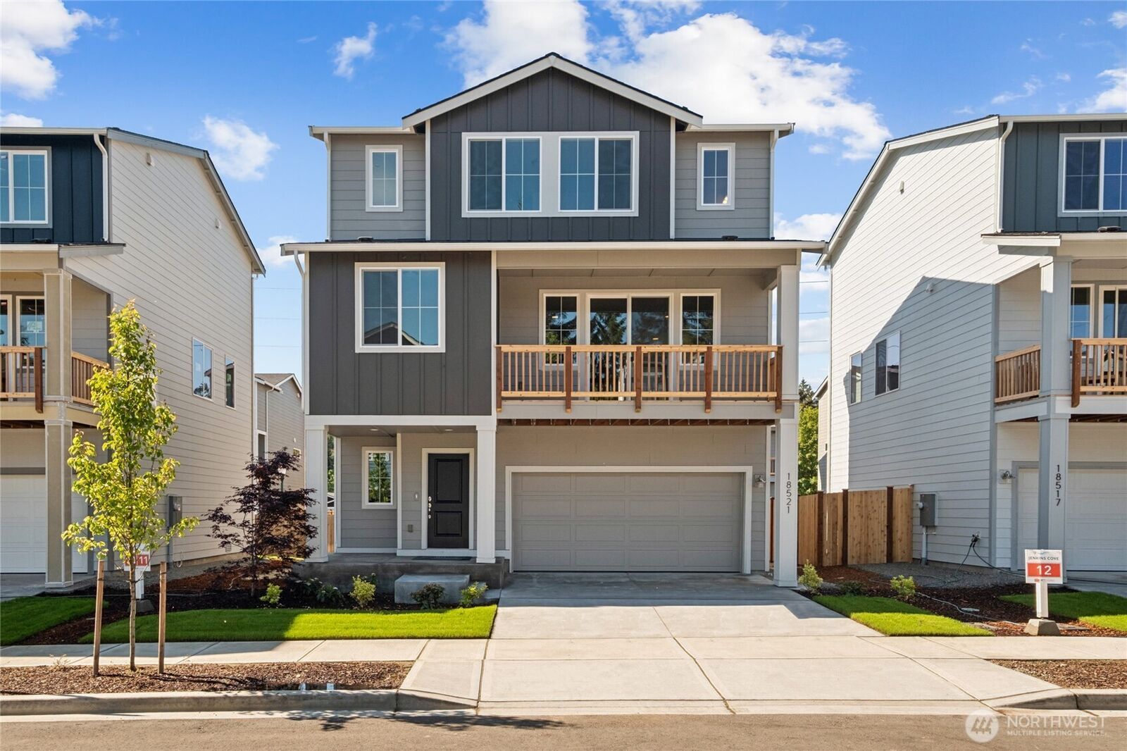 Property Photo:  18521 SE 271st Place  WA 98042 