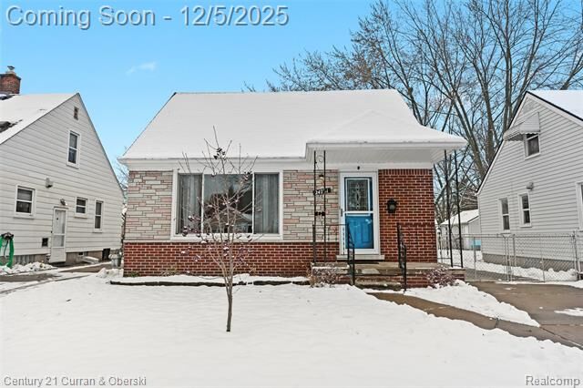 24731 Notre Dame Street  Dearborn MI 48124 photo