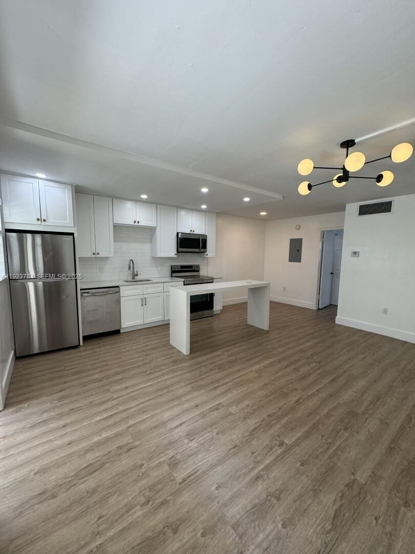 Property Photo:  1720 Cleveland St 110W  FL 33020 