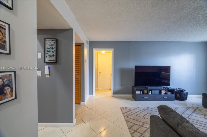 Property Photo: 428 NW 70th Ave 137 FL 33317