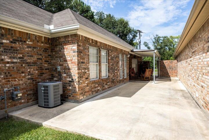 Property Photo:  2034 31st  TX 77630 