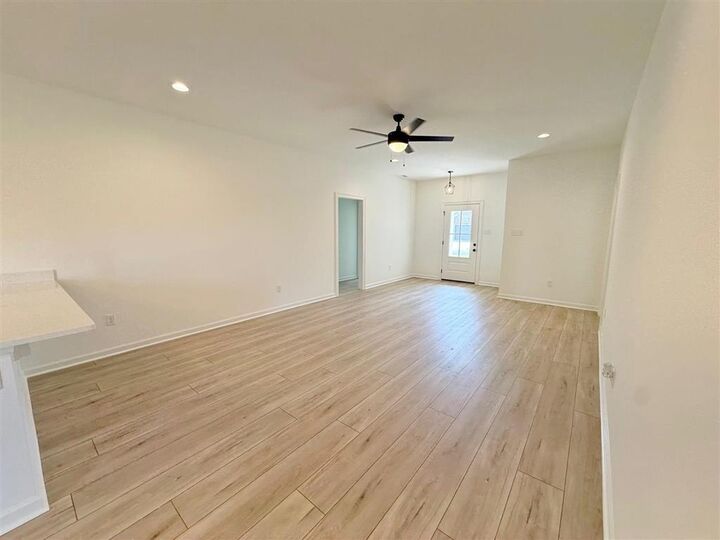 Property Photo:  220 Summit Avenue  LA 70665 