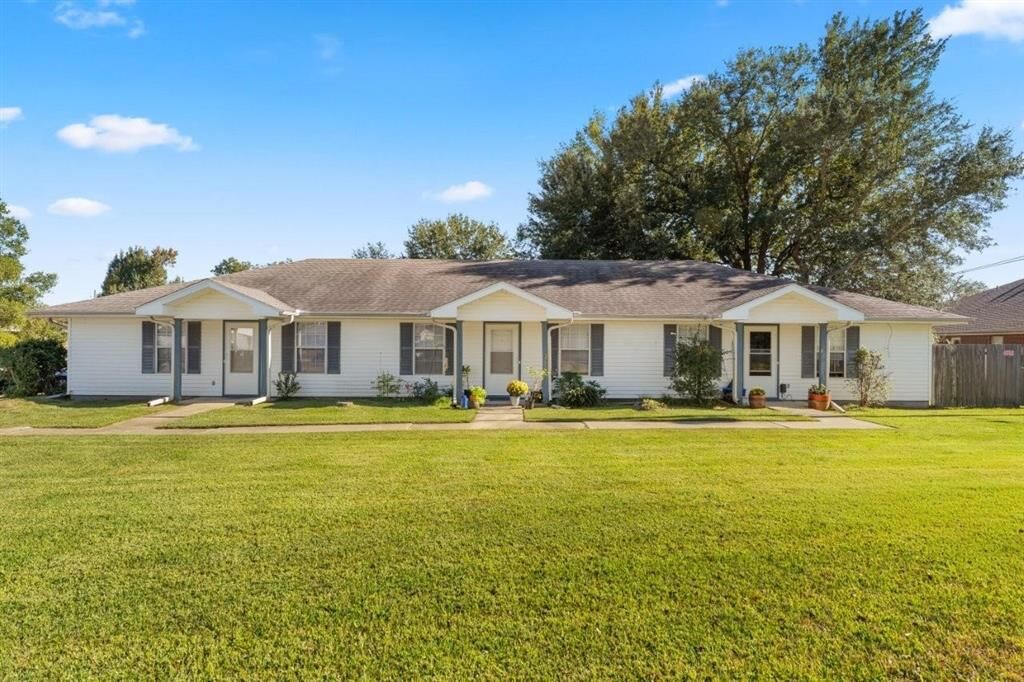 Property Photo: 80 Dogwood Lane LA 70663