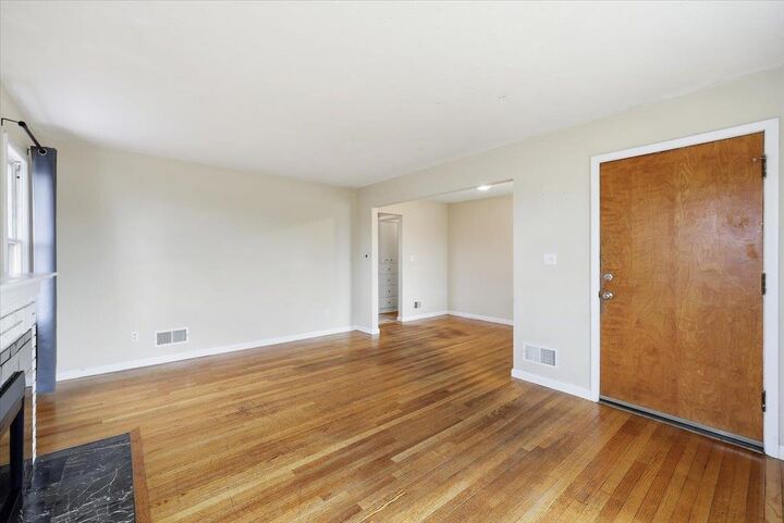 Property Photo:  37 E Hoffman Ave  WA 99207 