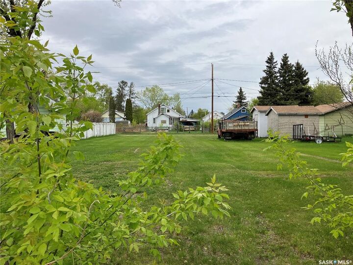 Property Photo:  405 8th Avenue W  SK S0E 1E0 