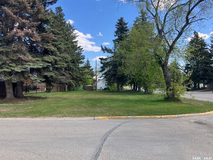 Property Photo:  911 7th Street W  SK S0E 1E0 