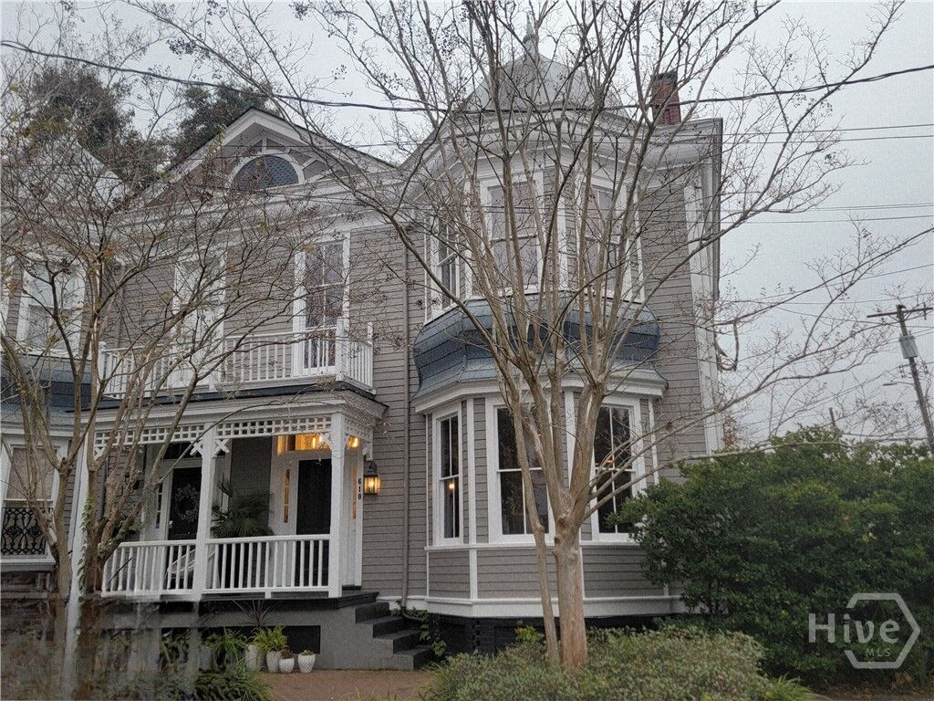 Property Photo: 610 Habersham Street GA 31401