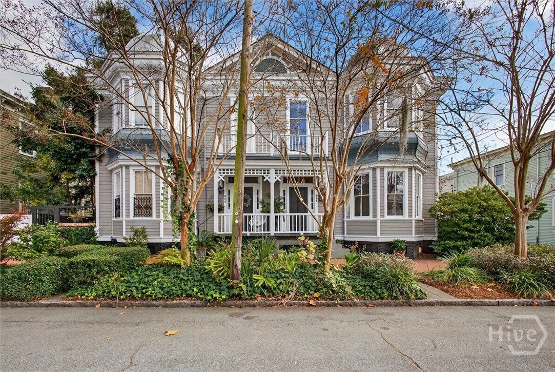 Property Photo: 610 Habersham Street GA 31401