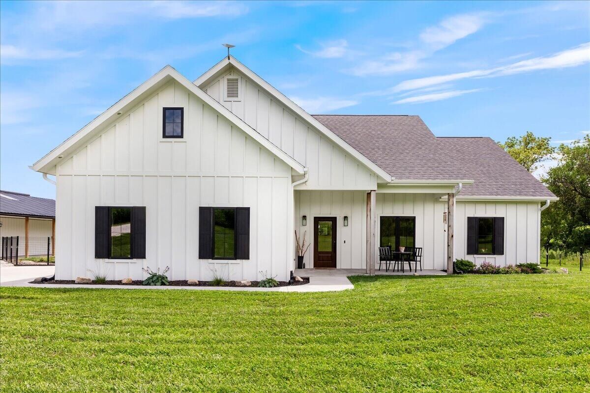 Property Photo:  2484 280th  Street  IA 51546 