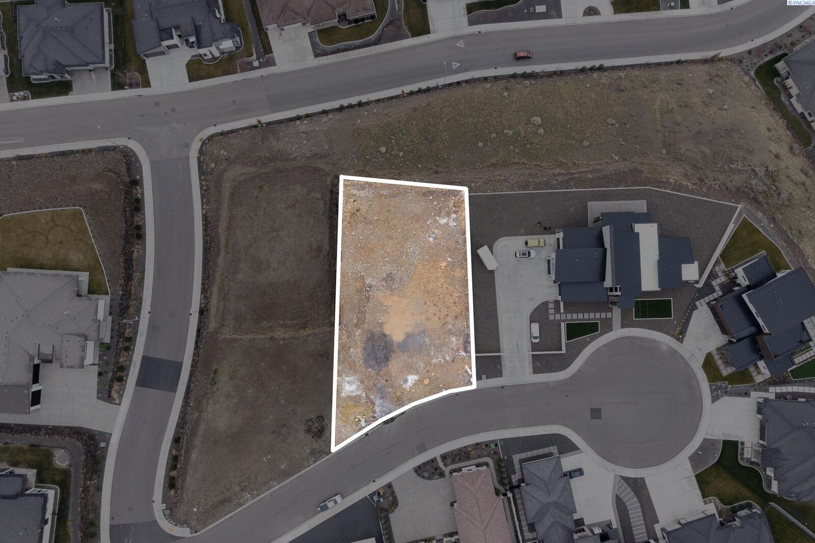 Property Photo: 7037 W 22nd Ave WA 99338