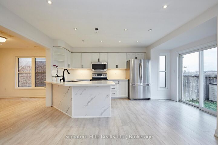 Photo de la propriété:  58 John W Taylor Avenue  ON L9R 0E1 