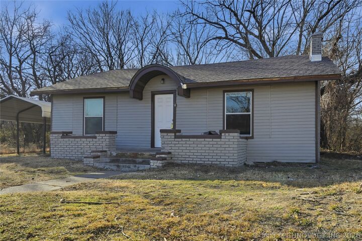 Property Photo: 521 S 7th Street OK 74401