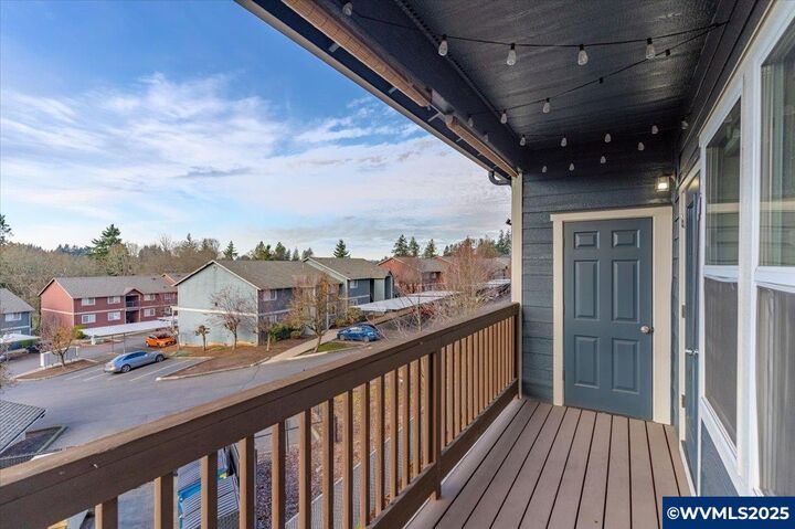 Property Photo:  6027 Blue River Dr SE  OR 97306 