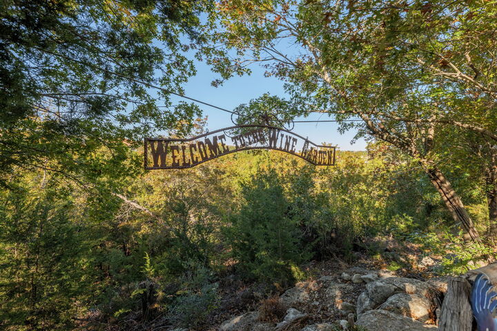 Property Photo:  306 Tavish Trail  TX 78738 