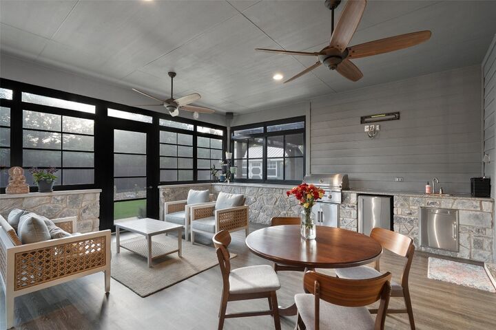 Property Photo: 225 Escarpment Way TX 78613