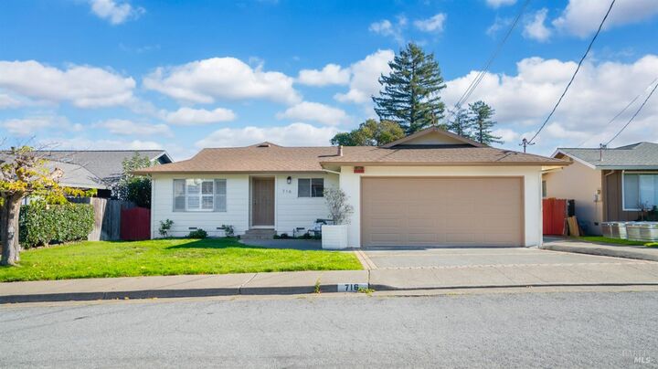 Property Photo:  716 Elm Drive  CA 94952 