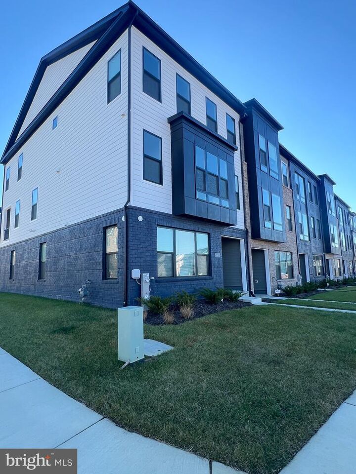 Property Photo:  16013 Hyde Park Place  MD 20716 