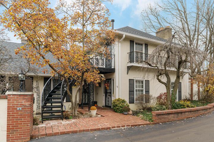 Property Photo:  1631 Roxbury Road  OH 43212 