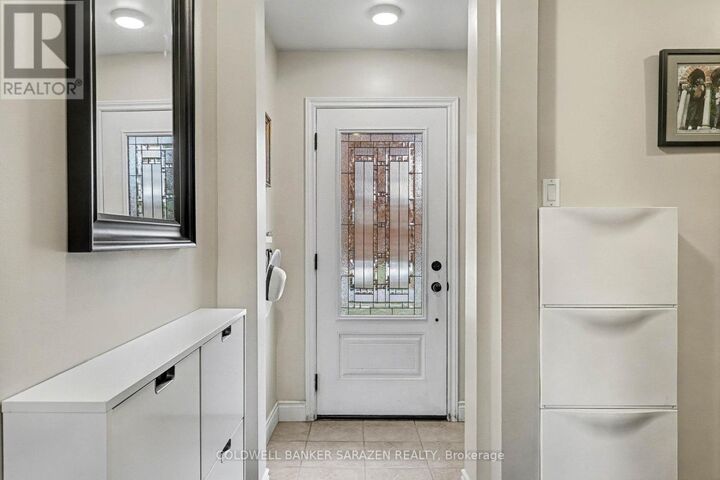 Photo de la propriété: 868 Duberry Street ON K2A 3T3