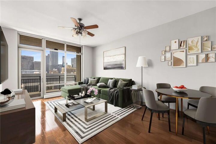 Property Photo: 565 Peachtree Street NE 1206 GA 30308