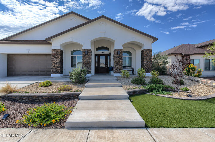 Property Photo: 748 Jalynn Grace Drive TX 79835