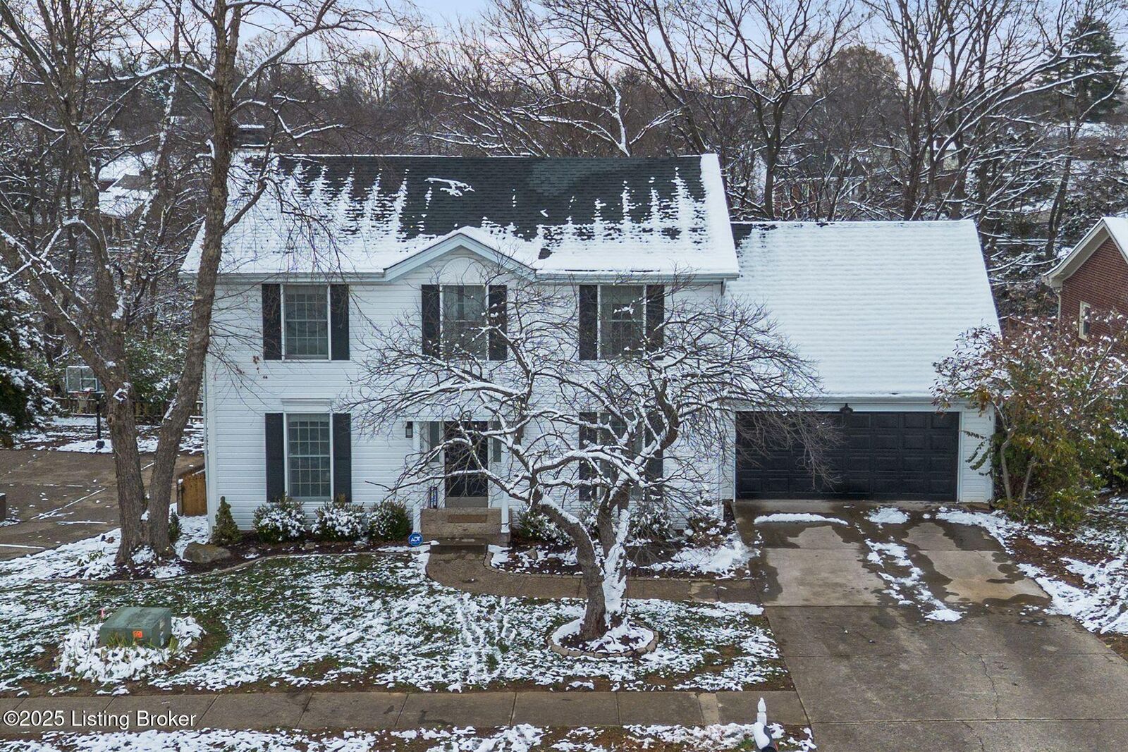 Property Photo:  2801 Antone Pkwy  KY 40220 