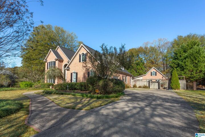 Property Photo: 3 Old Ivy Place AL 36207