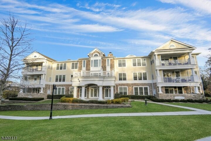 205 Four Seasons Ln  Woodcliff Lake Boro NJ 07677 photo
