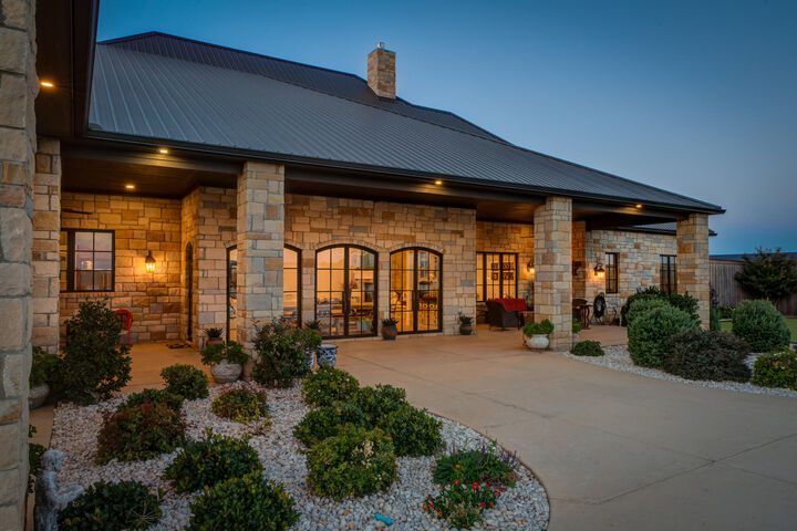 Property Photo: 8216 E County Rd 6100 TX 79329