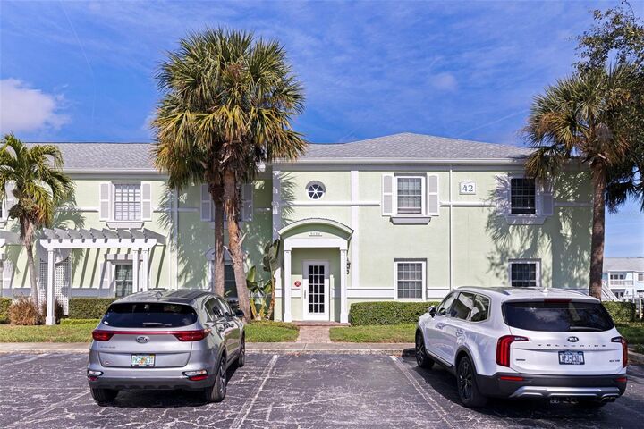 Property Photo: 5152 Salmon Drive SE D FL 33705