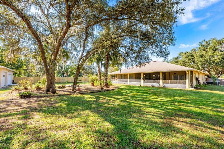 Property Photo:  331 Lake Lenelle Drive  FL 32766 