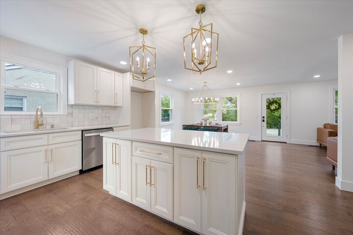 Property Photo: 1521 Rosedale Ave TN 37207