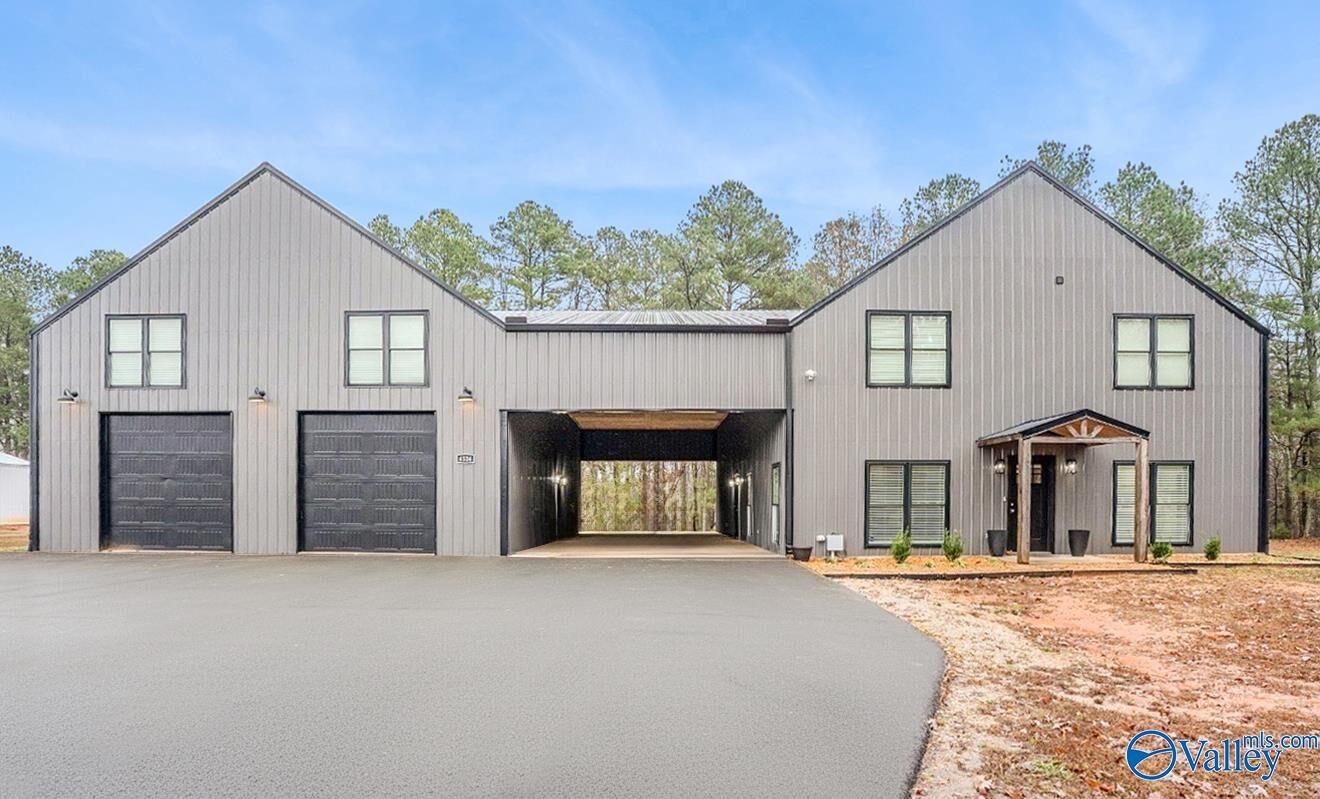 Property Photo: 4536 Danville Road SW AL 35603