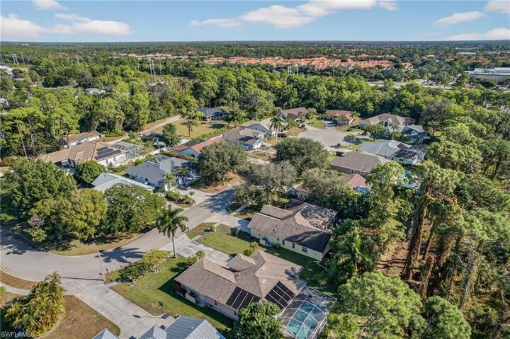 Property Photo: 258 Willoughby Dr FL 34110