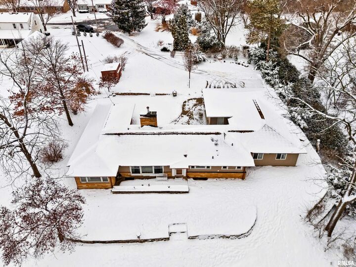 Property Photo:  3227 Knoxville Avenue  IL 61604 