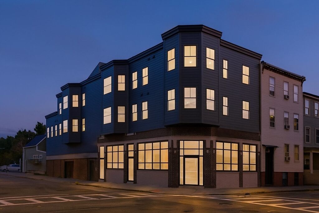 Property Photo:  655 Saratoga Street 201  MA 02128 