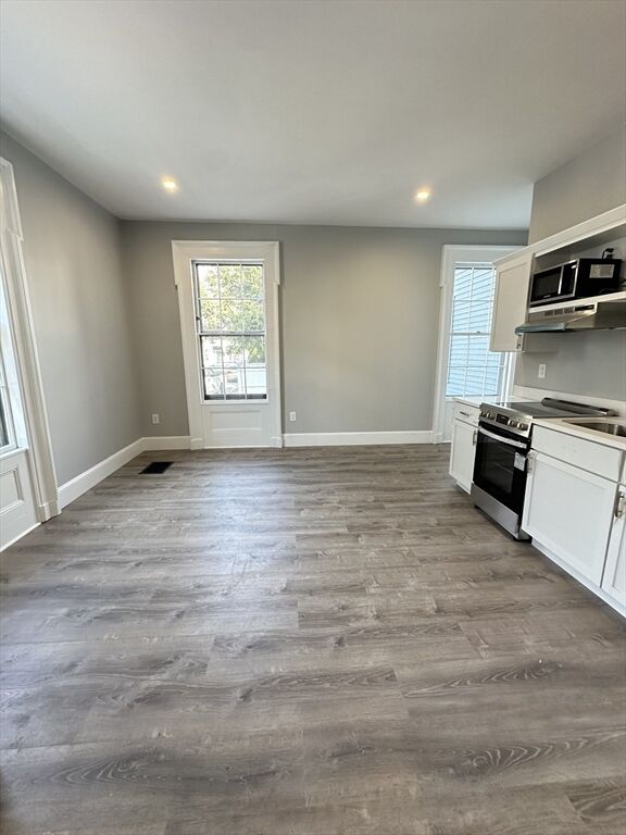 Property Photo:  6 Monroe Street 102  MA 01970 