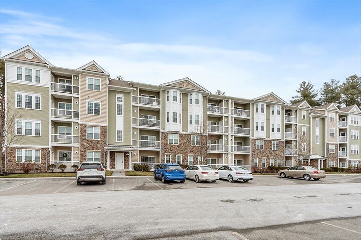 Property Photo:  200 Martins Lndg 102  MA 01864 