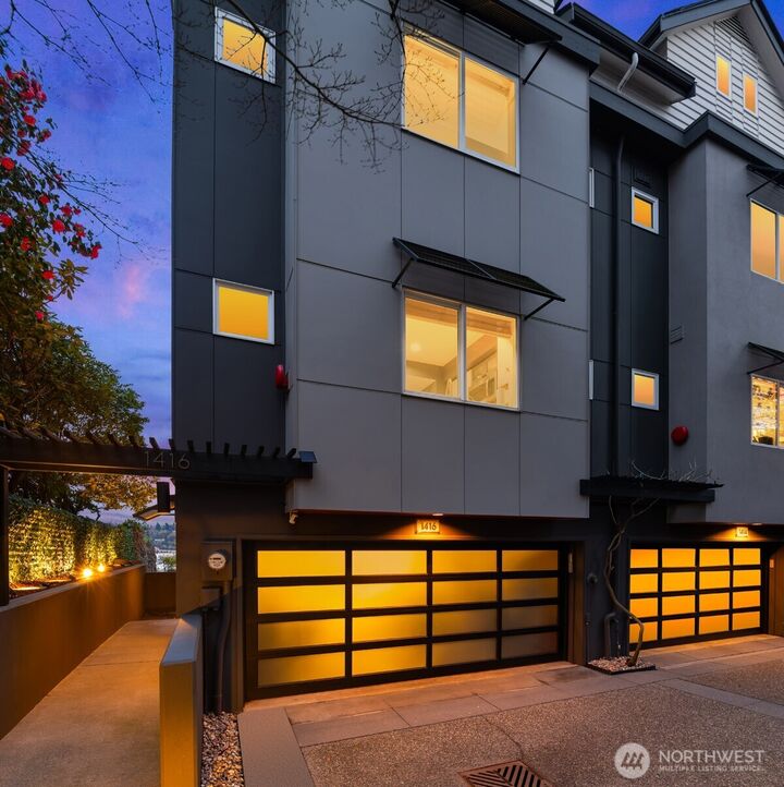 Property Photo: 1416 6th Avenue N WA 98109